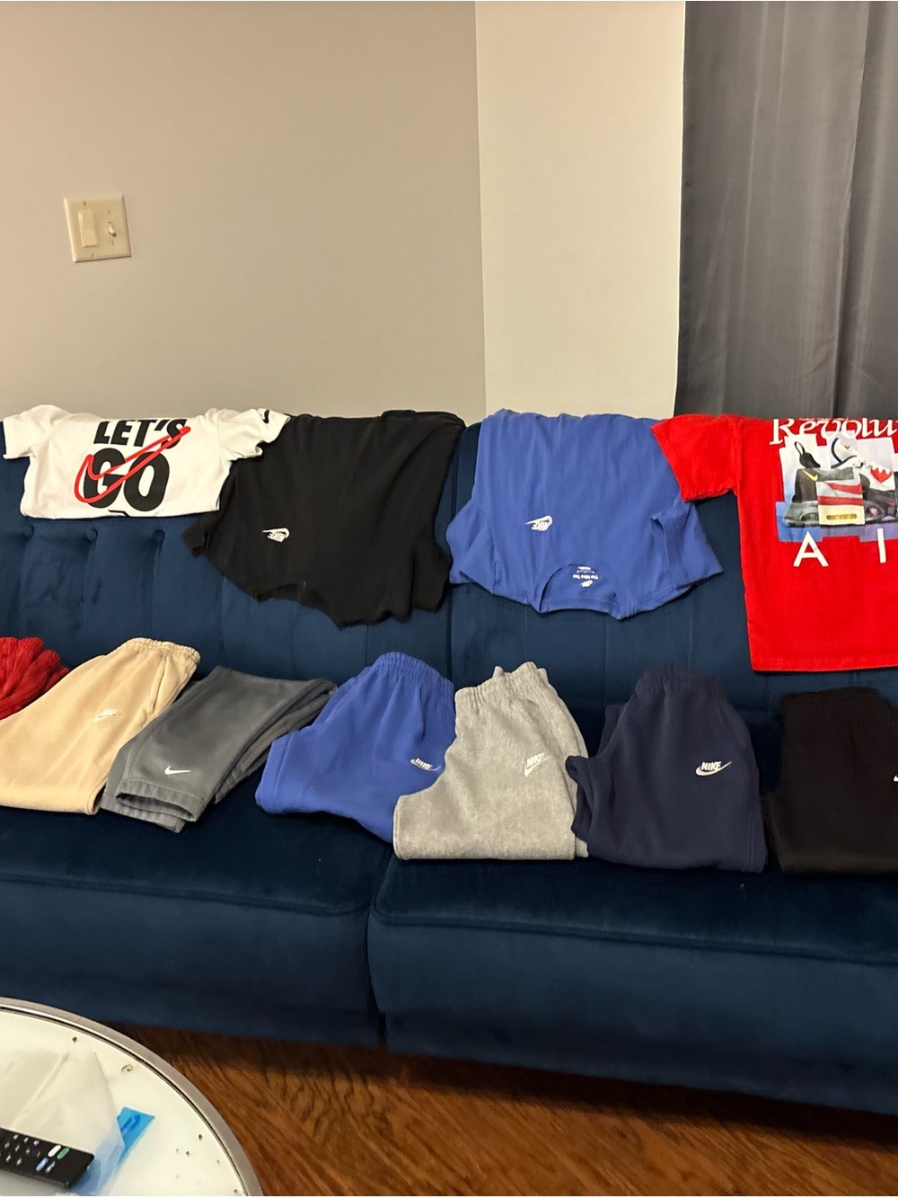Nike Kids Sweatpants & Joggers Bundle in Blue, Black, Gray, Tan, Navy